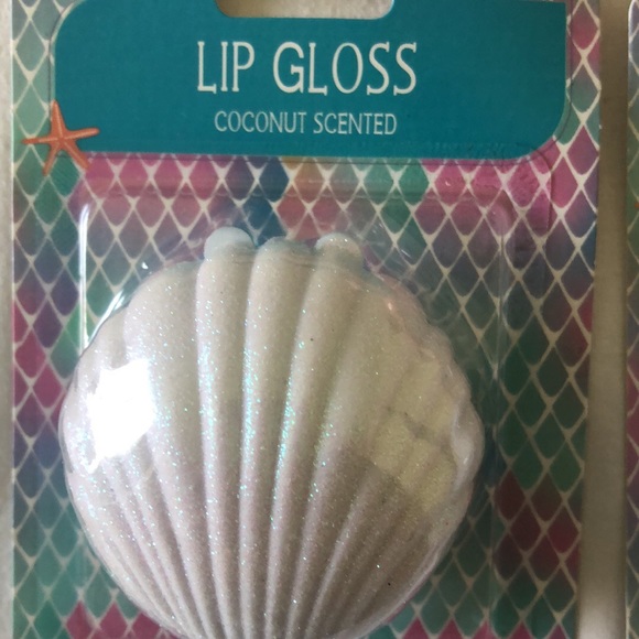 Lip gloss - Picture 3 of 4
